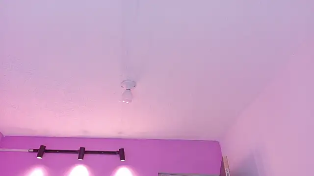 LoveQueen2 online show from March 26, 11:30 am