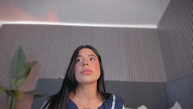 Snapshot of emelie_89 chatting on April 29, 12:31 pm emelie 89 online show from April 29, 12:31 pm