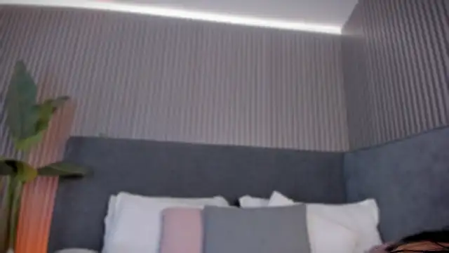 Snapshot of emelie_89 chatting on April 23, 12:22 pm emelie 89 online show from April 23, 12:22 pm