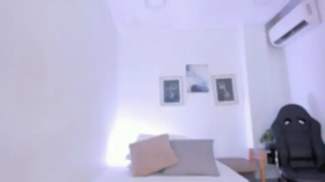 Snapshot of emelie_89 chatting on October 19, 1:25 pm emelie 89 online show from October 19, 1:25 pm