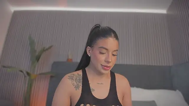 emelie 89 online show from March 14, 12:00 pm