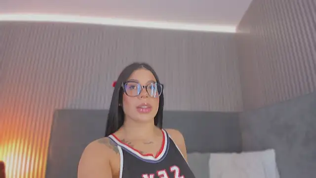 emelie 89 online show from February 25, 10:37 am