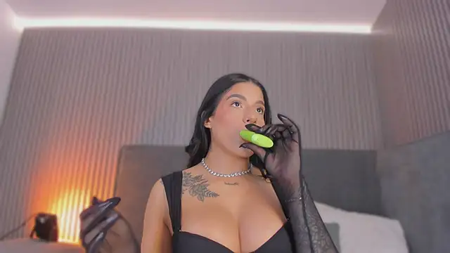 emelie 89 online show from February 14, 12:49 pm