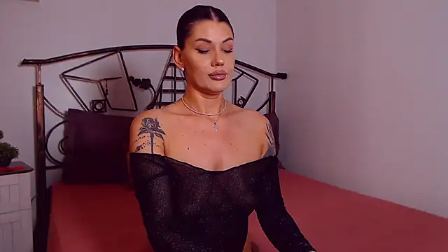 YvonneEverlee online show from June 2, 6:52 pm