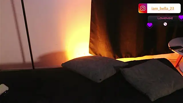 yourtoybella online show from March 27, 6:09 pm