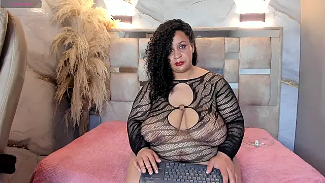 Danielaa a online show from April 17, 11:29 pm