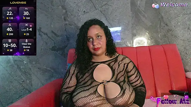 Danielaa a online show from November 13, 11:52 pm