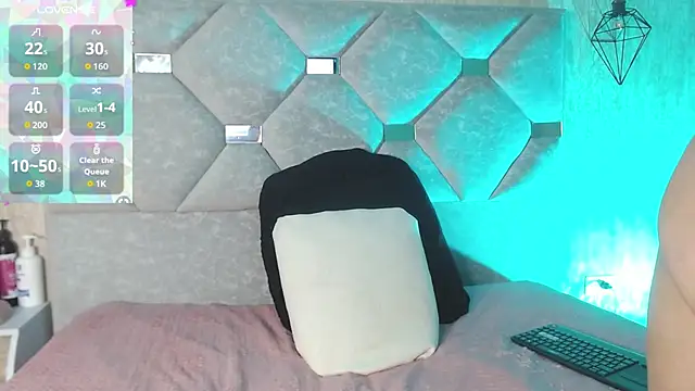 Danielaa a online show from April 14, 12:15 am