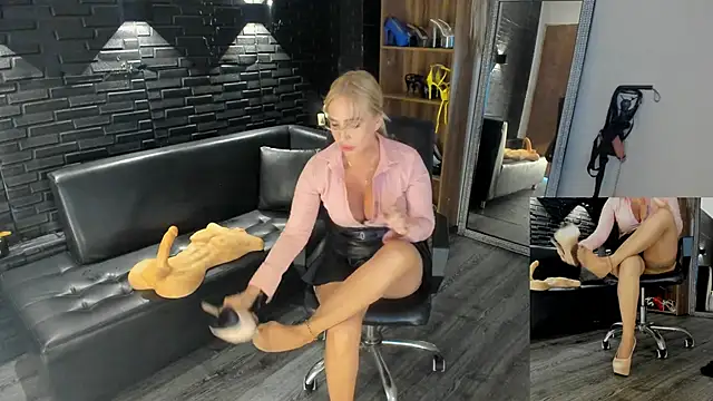 adaa walker online show from February 13, 6:59 pm