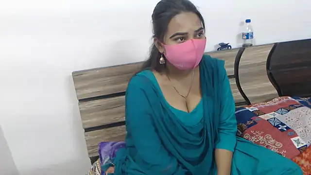 wildbabes online show from July 18, 5:21 pm