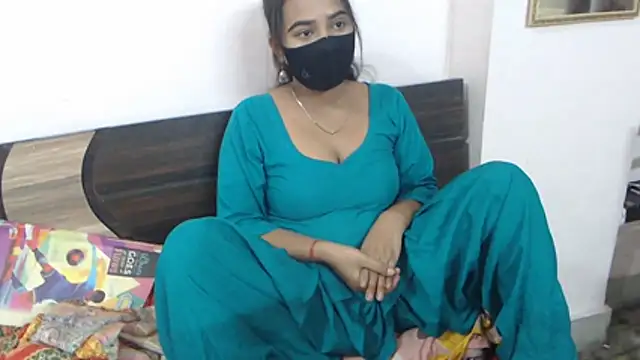 wildbabes online show from July 8, 6:19 pm
