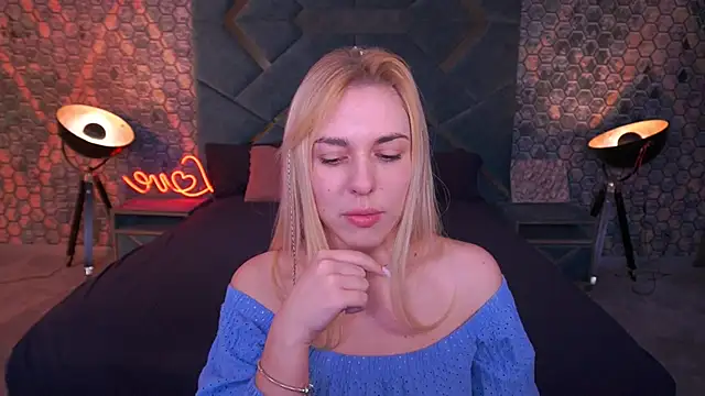 ArishkaLulu online show from March 27, 8:26 am