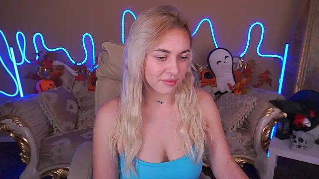 Snapshot of ArishkaLulu chatting on November 1, 7:13 am ArishkaLulu online show from November 1, 7:13 am