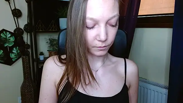 EmillyPlay online show from March 26, 6:33 am