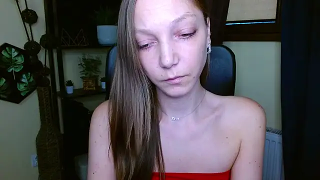 EmillyPlay online show from February 28, 9:20 am