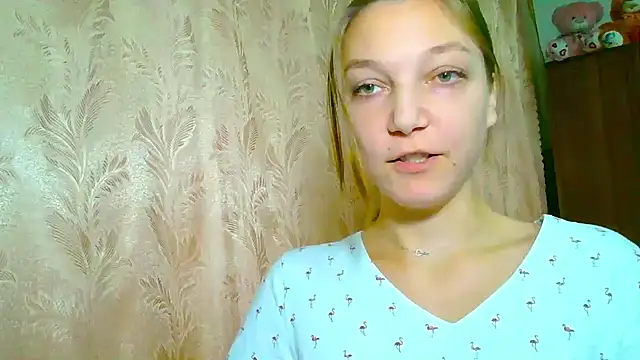 EmillyPlay online show from November 11, 9:04 am