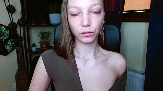 EmillyPlay online show from March 25, 6:35 am