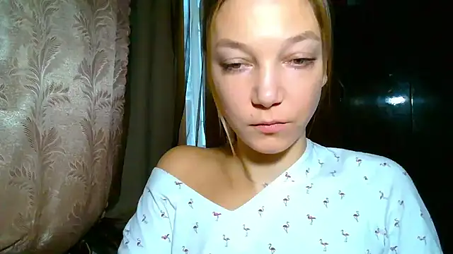 EmillyPlay online show from December 1, 6:47 am