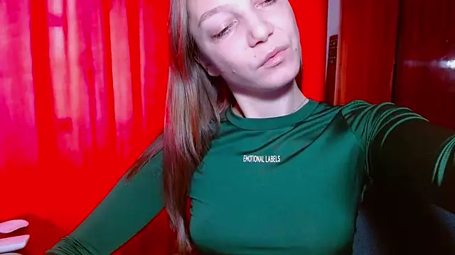 EmillyPlay online show from December 22, 9:31 am