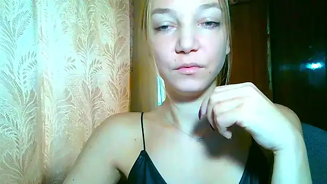 EmillyPlay online show from November 26, 6:46 am