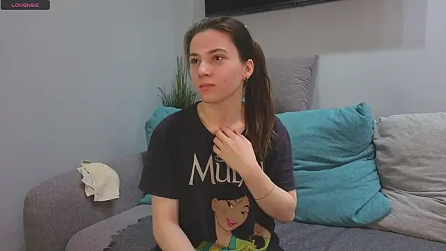 Snapshot of DonnaBurkee chatting on November 17, 4:05 am DonnaBurkee online show from November 17, 4:05 am