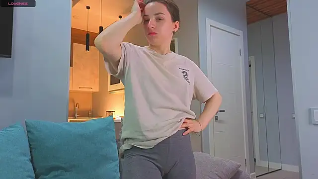 Snapshot of DonnaBurkee chatting on October 28, 4:13 am DonnaBurkee online show from October 28, 4:13 am