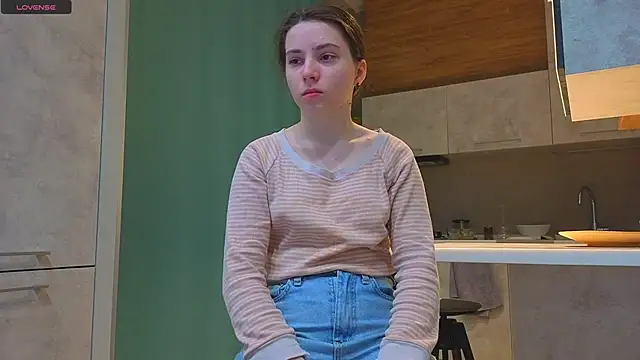 Snapshot of DonnaBurkee chatting on December 15, 4:07 am DonnaBurkee online show from December 15, 4:07 am