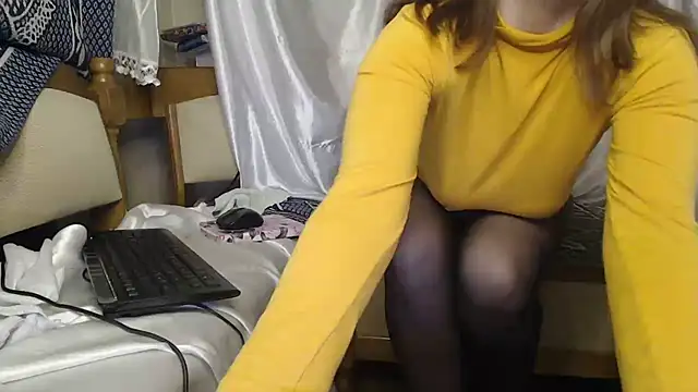 Burberrry  online show from March 23, 7:58 pm