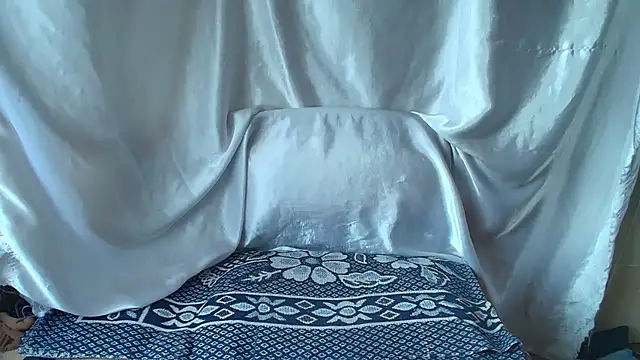 Snapshot of Burberrry_ chatting on July 12, 4:52 pm Burberrry online show from July 12, 4:52 pm