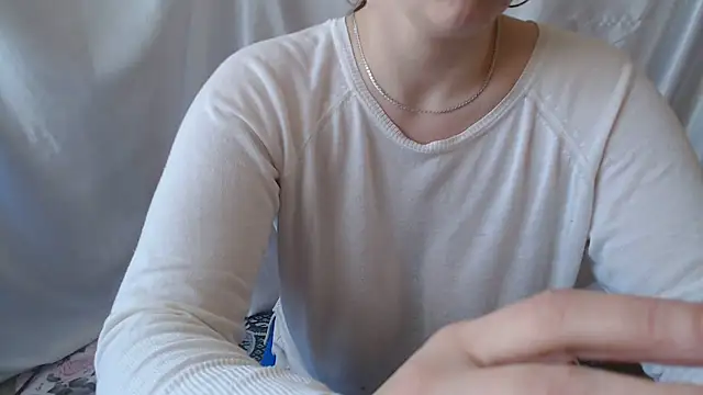 Burberrry  online show from April 22, 7:59 am