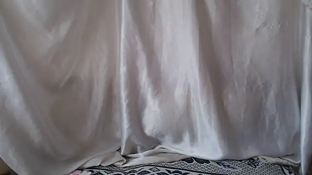 Burberrry  online show from October 17, 12:51 pm