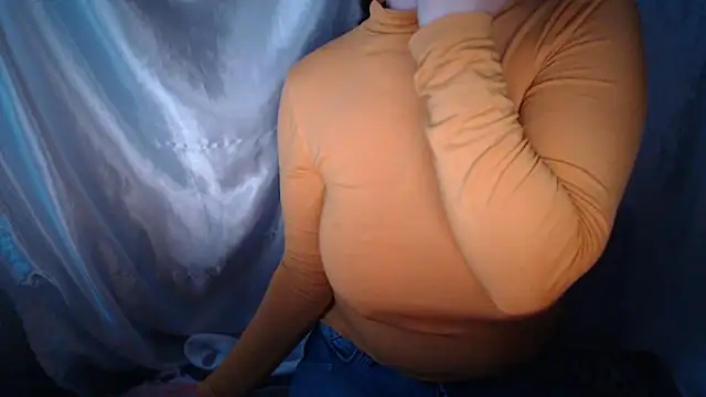 Burberrry  online show from March 13, 4:34 pm