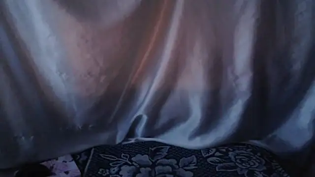 Burberrry  online show from November 15, 5:33 am