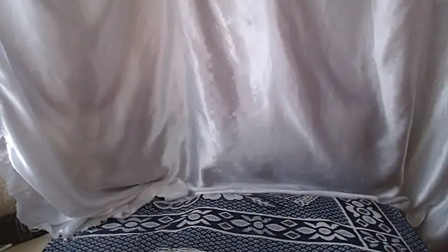 Burberrry  online show from April 9, 6:41 am