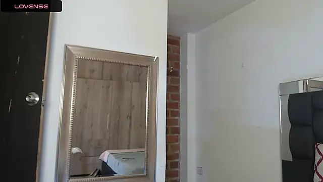 arenita  stone online show from March 15, 10:55 pm