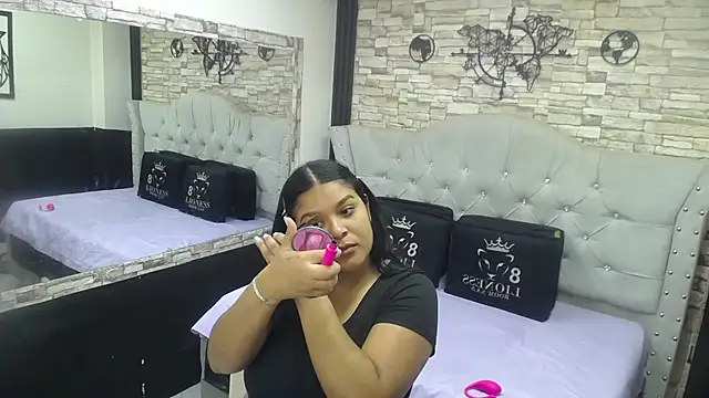 Snapshot of sia_cavad chatting on December 3, 1:10 pm sia cavad online show from December 3, 1:10 pm