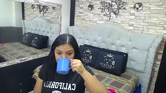 Snapshot of sia_cavad chatting on November 26, 12:49 pm sia cavad online show from November 26, 12:49 pm