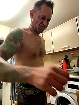 Yourhotboy 42 online show from October 7, 5:58 pm