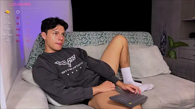 Snapshot of Alexxblue chatting on February 11, 2:03 am Alexxblue online show from February 11, 2:03 am