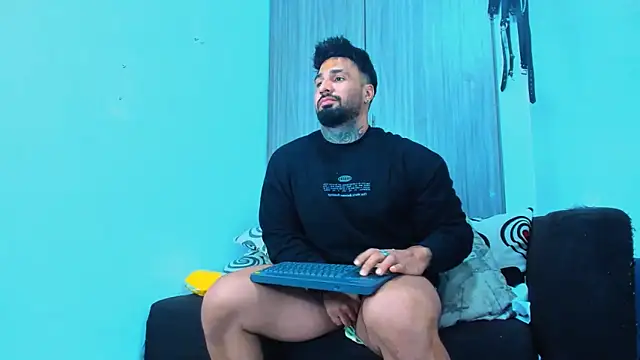 naugthy dominant online show from October 3, 8:32 pm