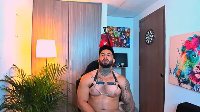 naugthy dominant online show from October 9, 11:05 pm