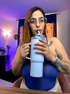 Alessandra Schmoll online show from November 20, 1:12 pm