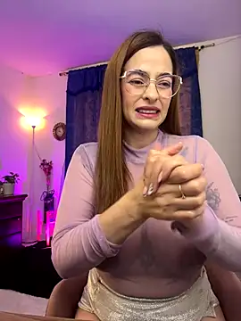 Alessandra Schmoll online show from October 30, 1:53 pm