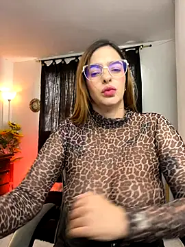 Alessandra Schmoll online show from December 1, 1:34 pm