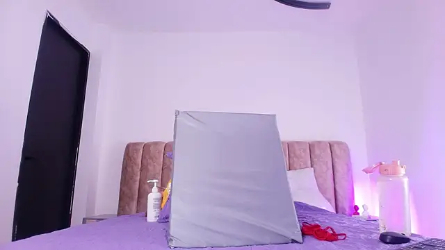 diane di online show from November 15, 7:18 pm