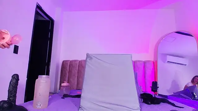 diane di online show from November 29, 7:14 pm