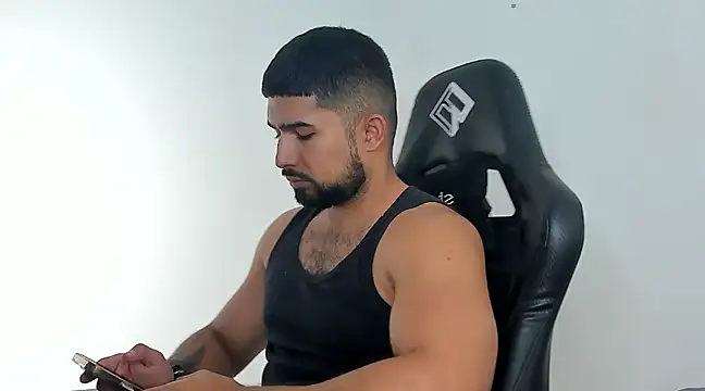 Snapshot of ethaanjones chatting on January 7, 9:03 pm ethaanjones online show from January 7, 9:03 pm