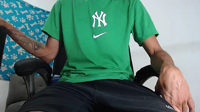 Snapshot of jarley_joker3 chatting on January 26, 6:48 pm jarley joker3 online show from January 26, 6:48 pm