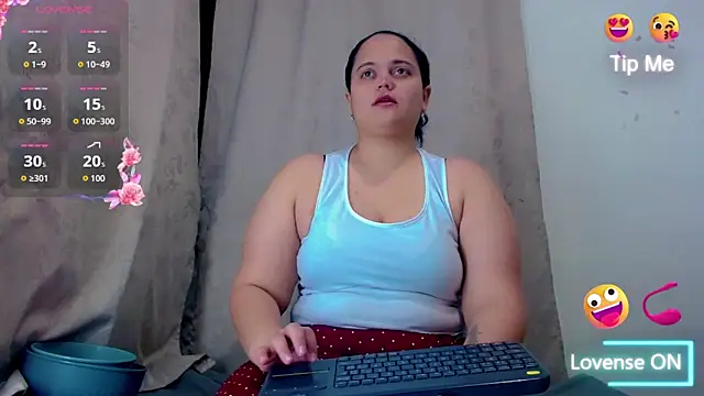 brunnette hot online show from December 15, 10:21 am