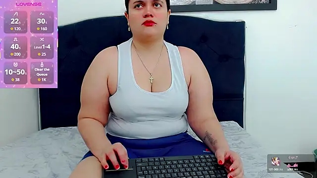 Snapshot of brunnette_hot chatting on October 9, 11:11 am brunnette hot online show from October 9, 11:11 am